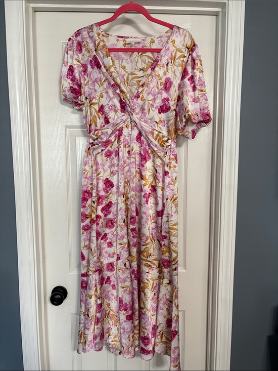 MELLODAY Dresses & Skirts - MELLODAY Pink & Gold Floral Midi Dress